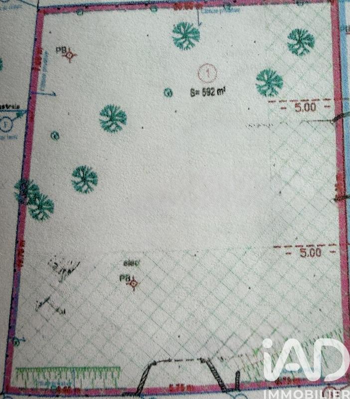 Terrain - 592 m²