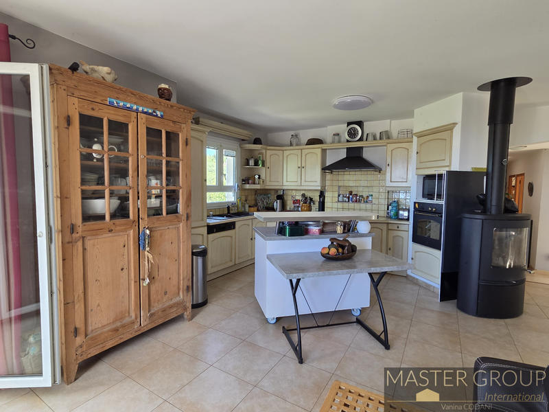 Villa - 217 m² - 5 pièces