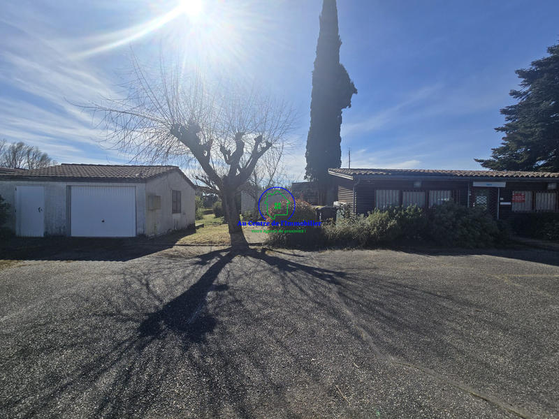 Local d'activités - 242 m² - 13 pièces