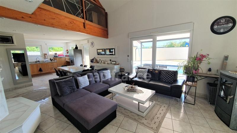 Maison - 107 m² - 5 pièces