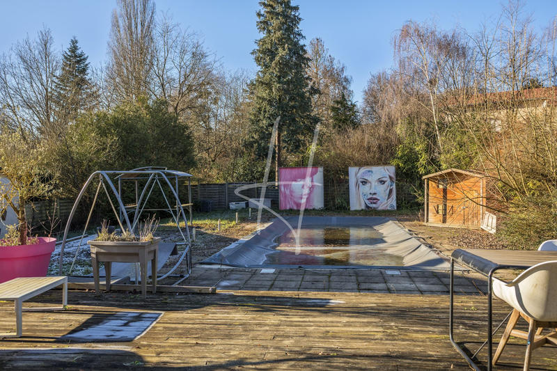 Maison - 277 m² - 9 pièces