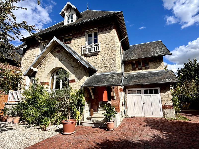 Maison ancienne - 200 m² - 8 pièces