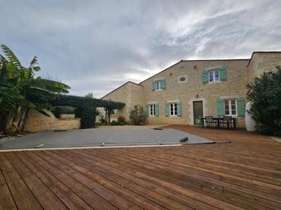 Maison - 295 m² - 8 pièces