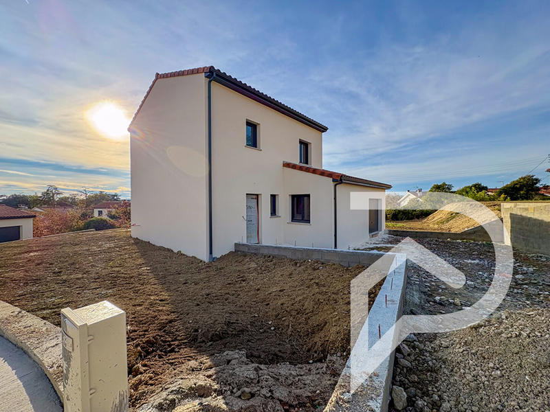 Maison - 104 m² - 5 pièces