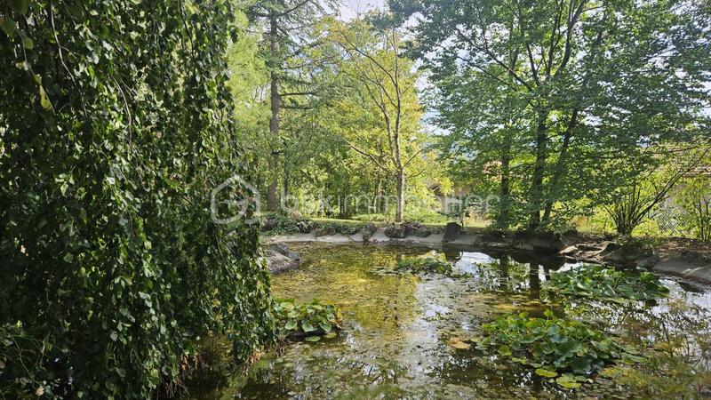 Propriété - 212 m² - 10 pièces