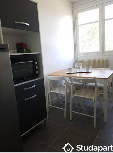 Chambre - 11 m² - 1 pièce