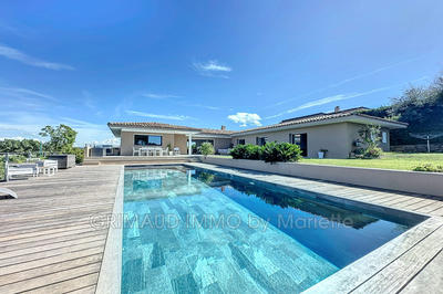 Villa - 180 m² - 6 pièces