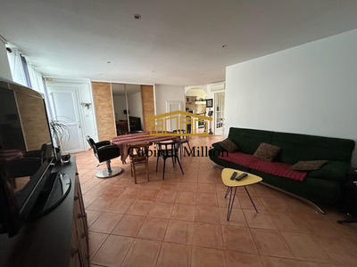 Appartement - 64 m² - 3 pièces