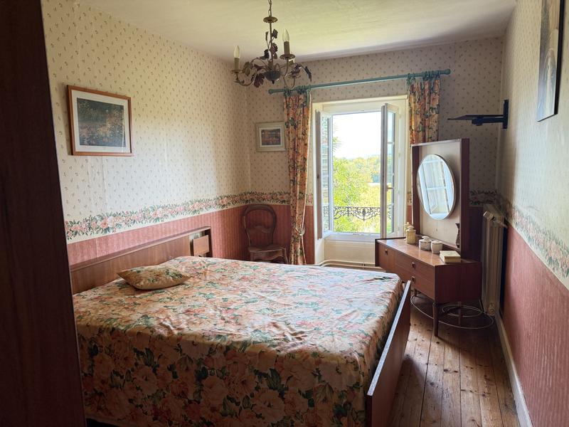 Maison - 338 m² - 11 pièces