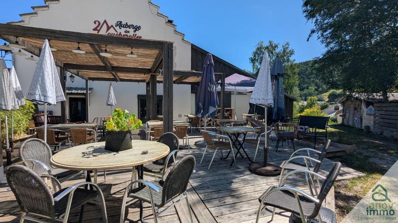 Local commercial - 384 m²