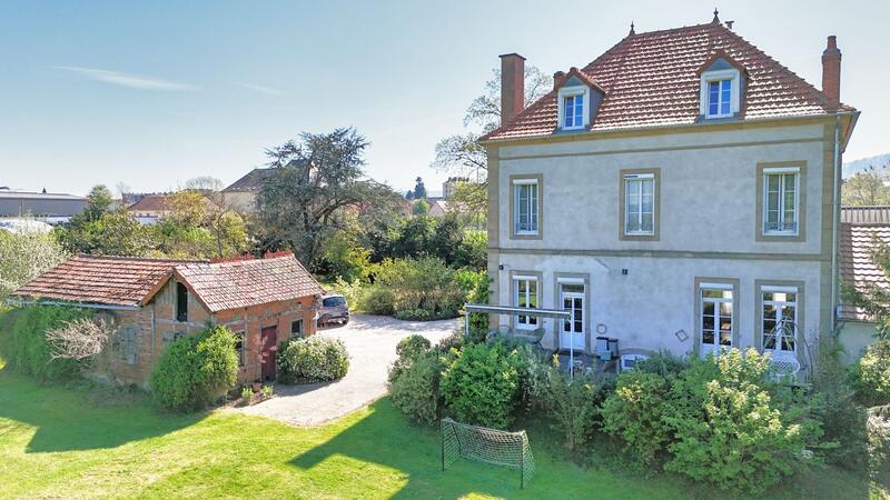 Maison - 340 m² - 10 pièces
