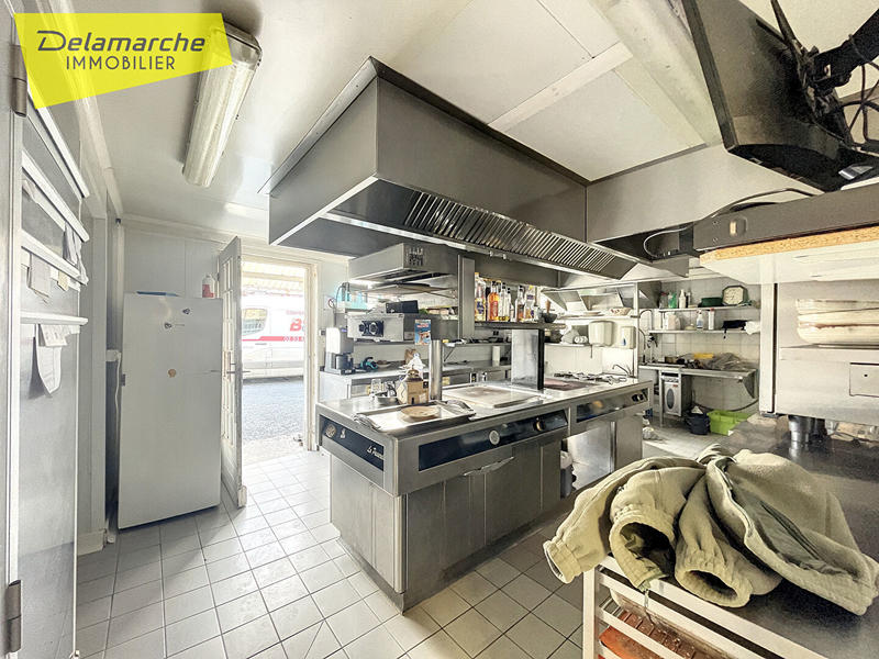 Maison - 265 m² - 9 pièces