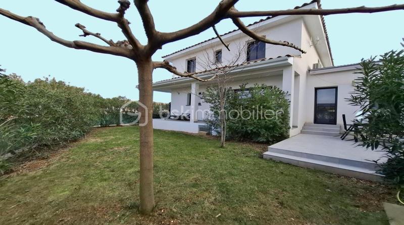 Maison traditionnelle - 156 m² - 6 pièces