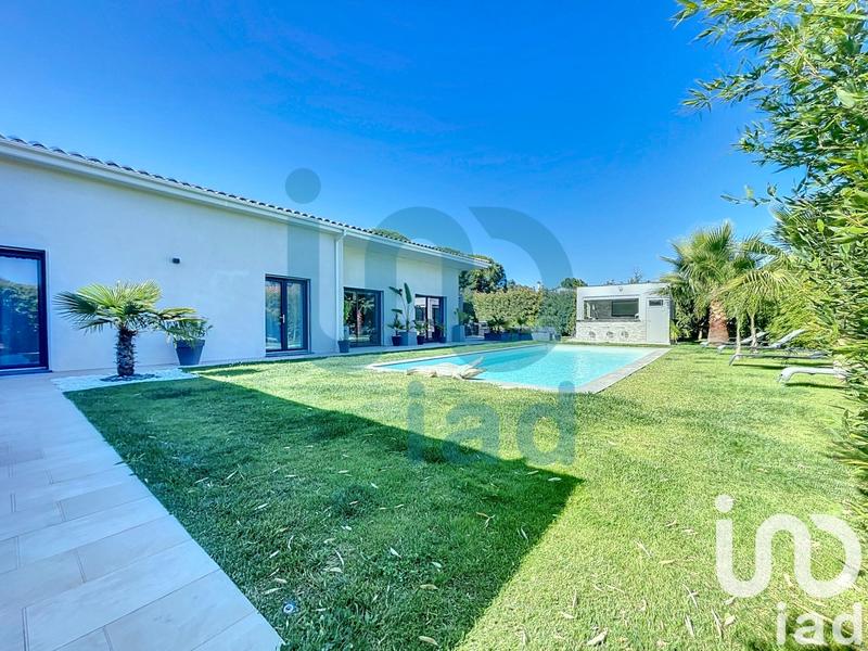 Maison de maîtres - 211 m² - 9 pièces