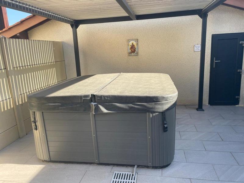 Maison - 99 m² - 5 pièces