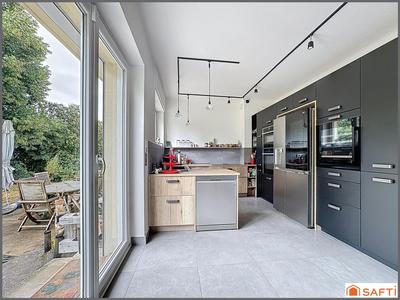 Maison - 200 m² - 8 pièces