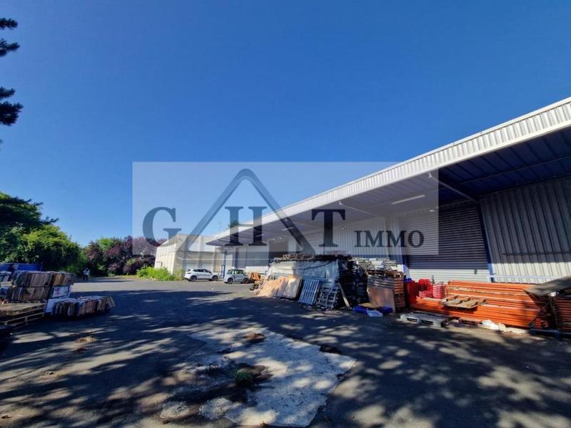 Entrepôt - 1 100 m²