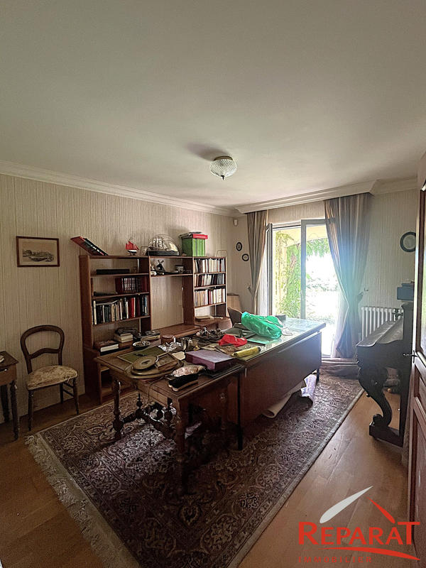 Maison - 210 m² - 7 pièces