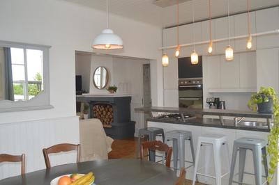 Maison - 137 m² - 10 pièces