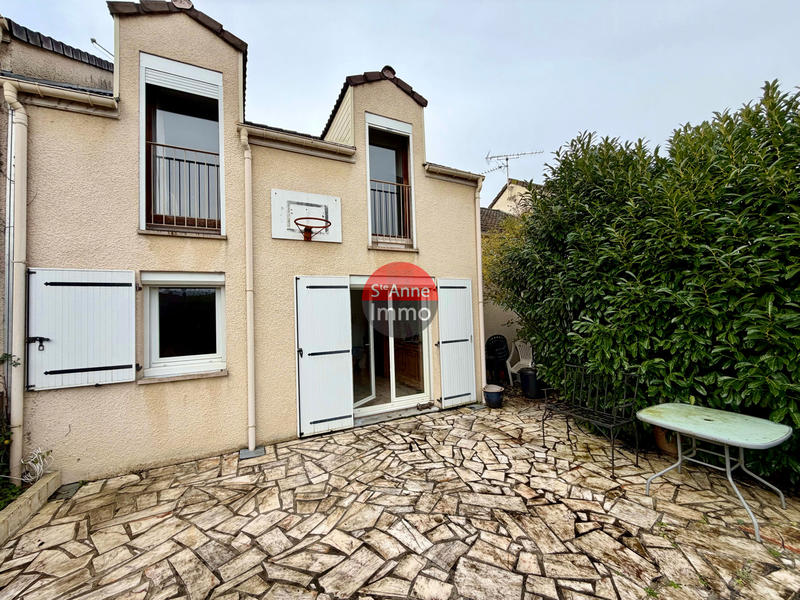 Maison - 90 m² - 5 pièces