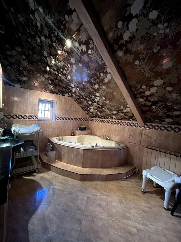 Maison - 233 m² - 6 pièces