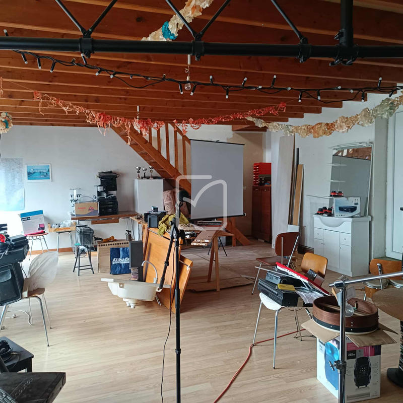 Propriété - 185 m² - 8 pièces