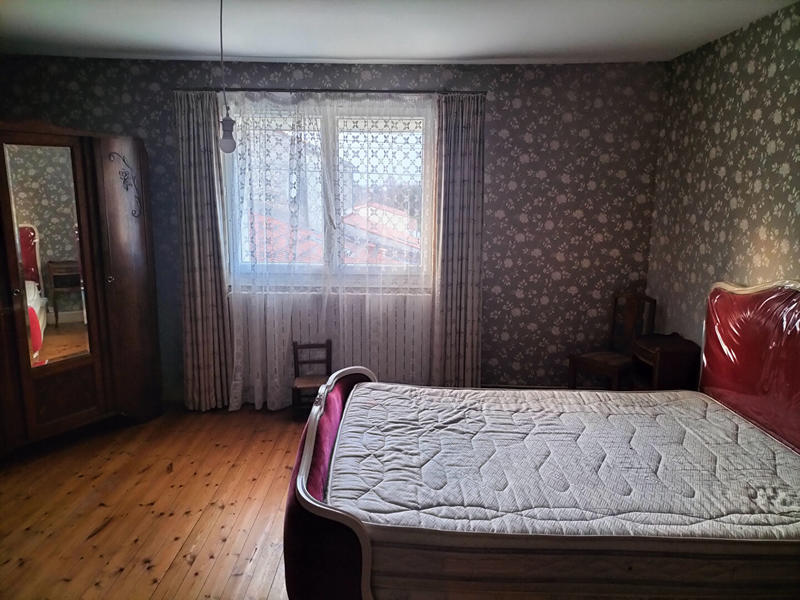 Maison - 215 m² - 10 pièces