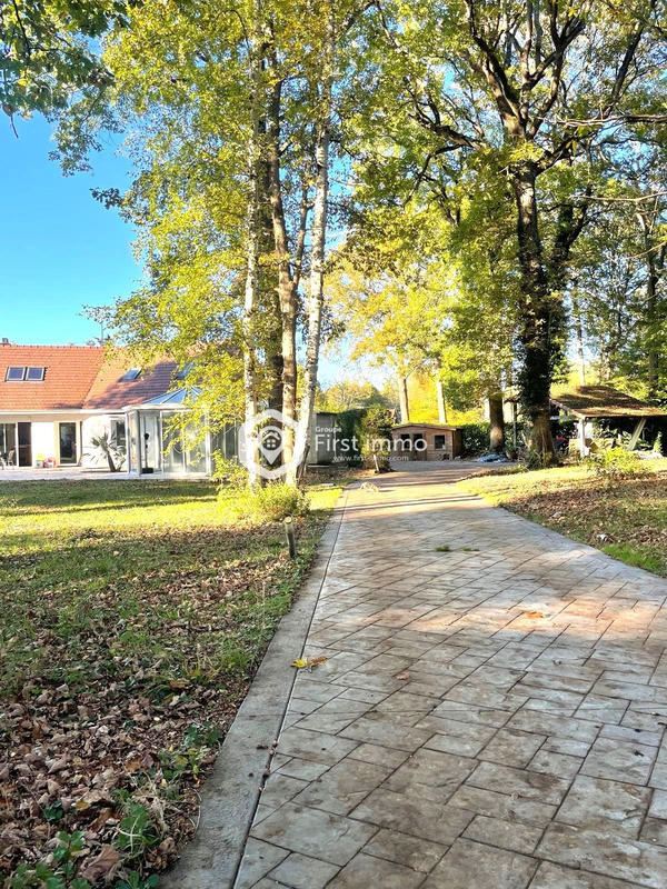 Maison - 230 m² - 7 pièces