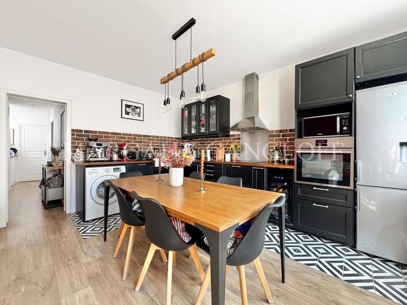 Appartement - 65 m² - 3 pièces