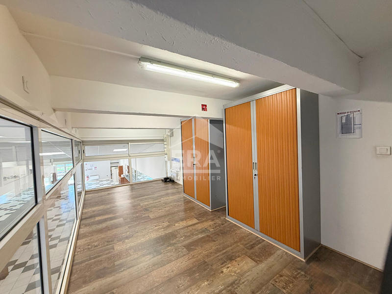 Local commercial - 177 m² - 3 pièces