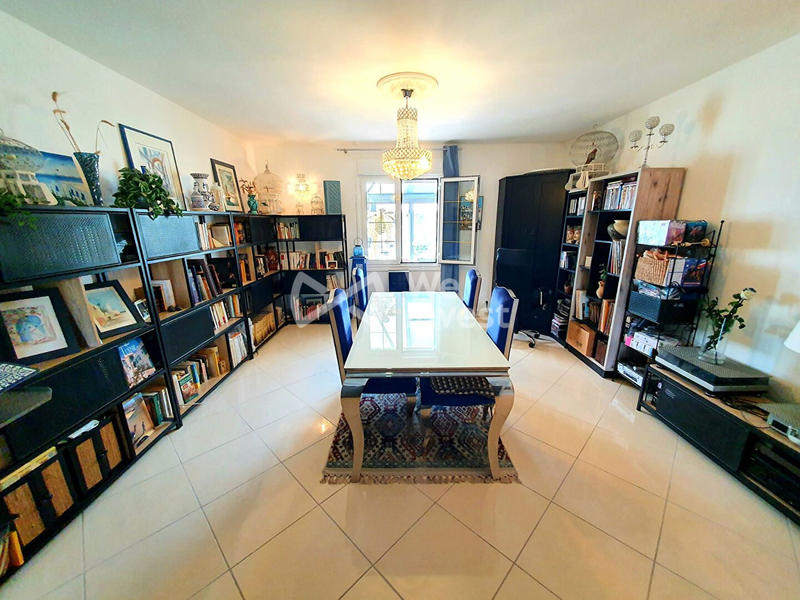 Maison - 186 m² - 9 pièces