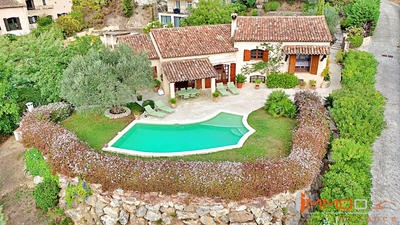 Villa - 215 m² - 9 pièces