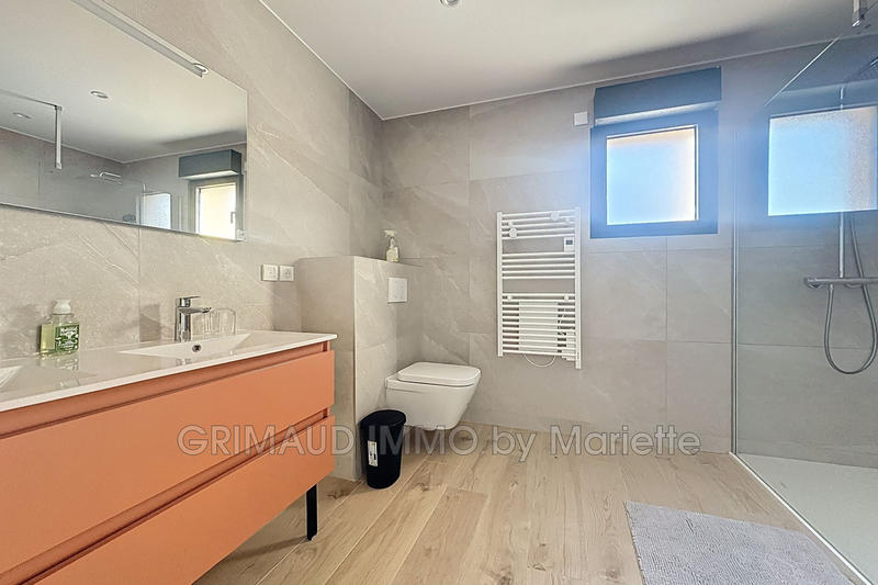 Villa - 240 m² - 5 pièces