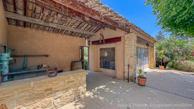 Mas - 327 m² - 8 pièces