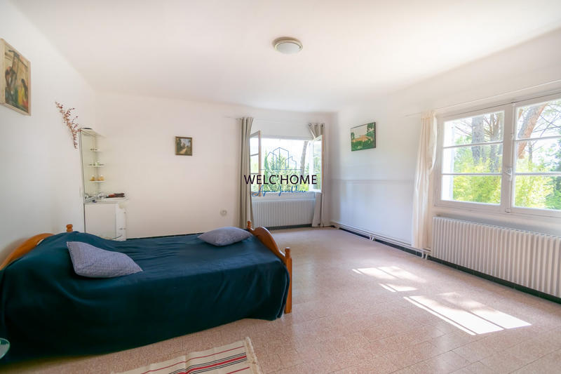 Maison - 200 m² - 8 pièces