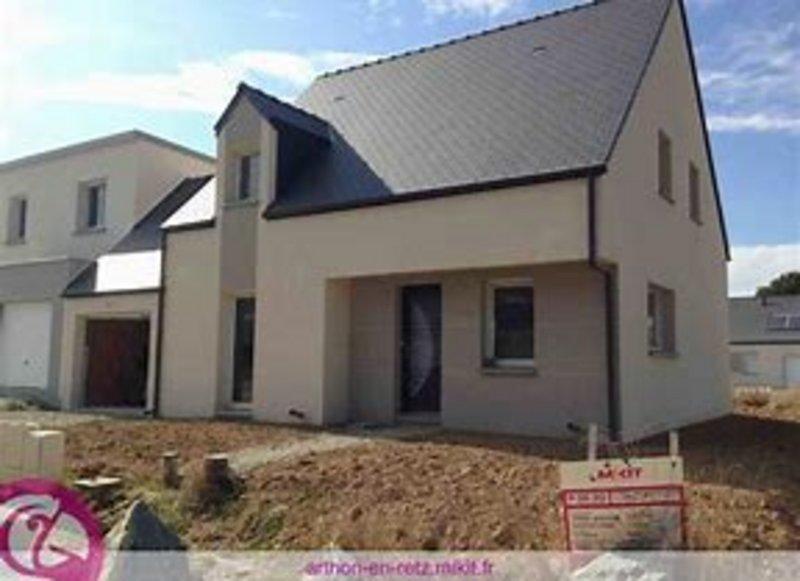 Maison - 90 m² - 6 pièces