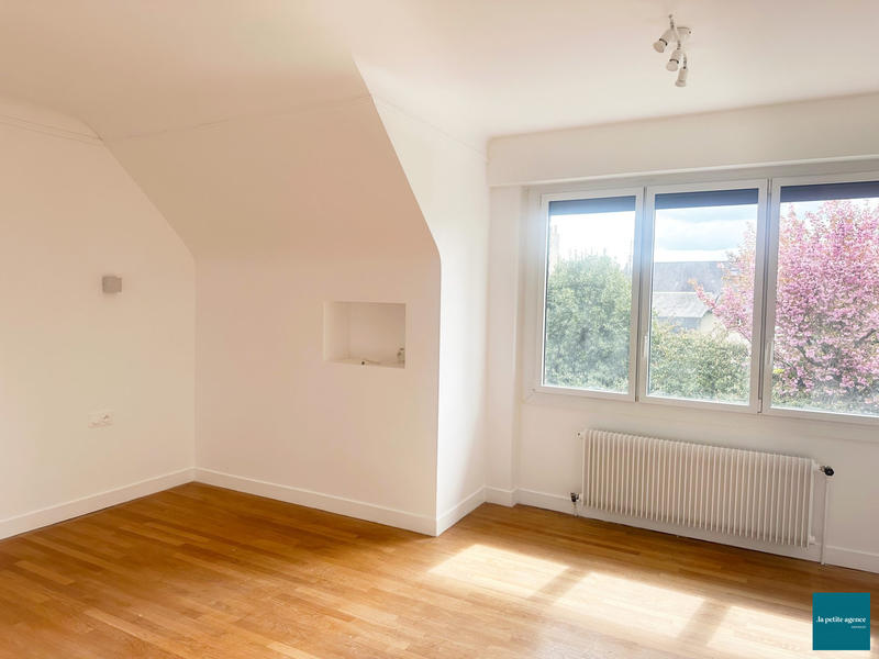 Maison - 219 m² - 7 pièces