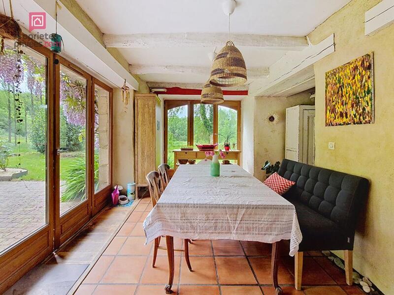 Maison - 167 m² - 8 pièces