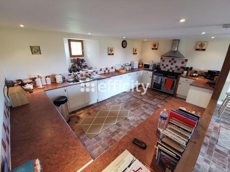 Maison - 269 m² - 9 pièces