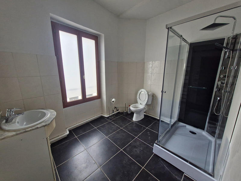 Appartement - 65 m² - 2 pièces