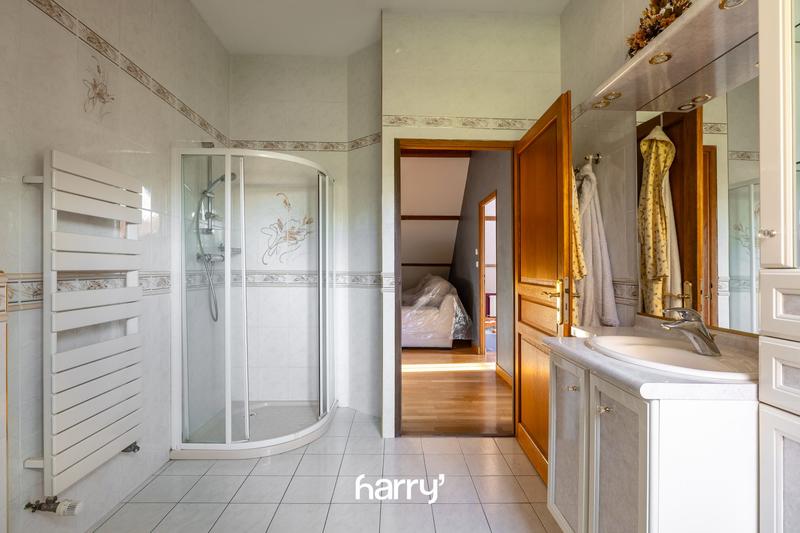 Maison - 350 m² - 13 pièces