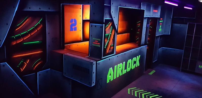 L'Entrepot Bowling-Laser Game