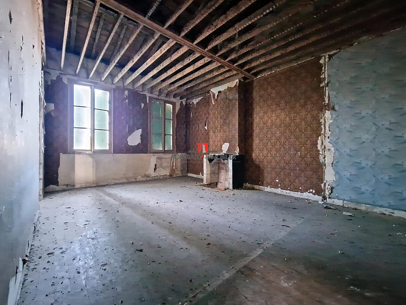 Maison - 260 m² - 10 pièces