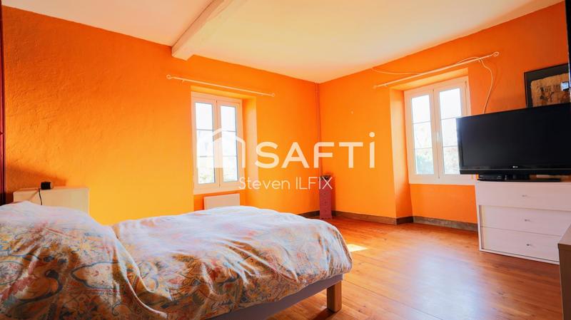 Maison - 250 m² - 8 pièces