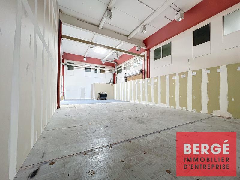 Entrepôt - 350 m²