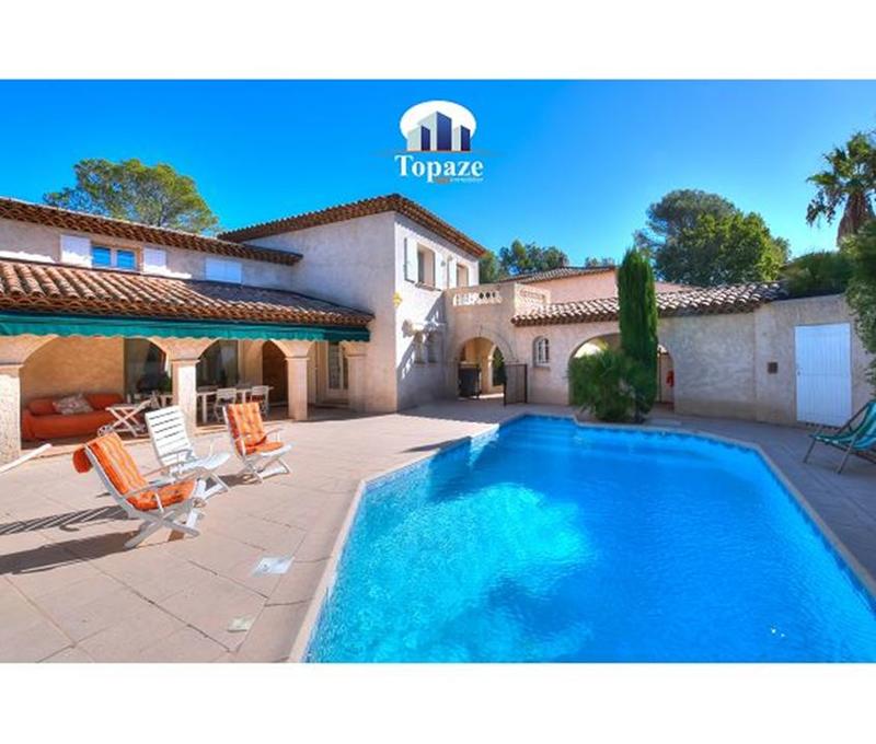 Maison provençale - 201 m² - 6 pièces