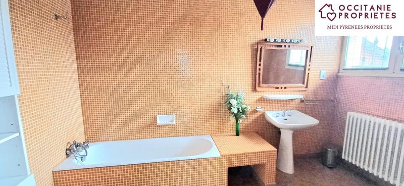 Maison - 263 m² - 9 pièces