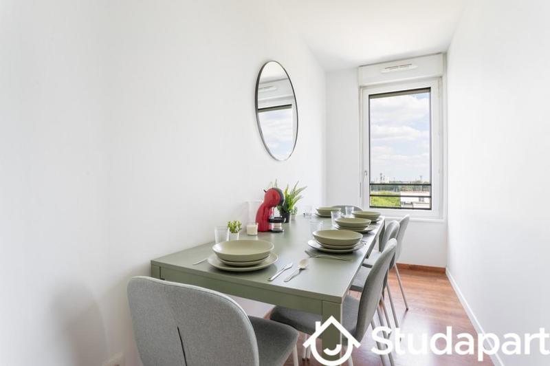 Chambre - 9 m² - 1 pièce