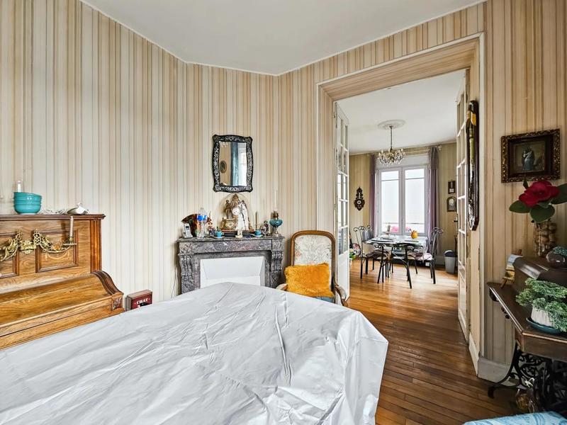 Maison - 260 m² - 10 pièces