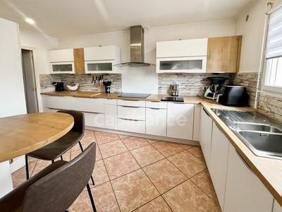 Maison - 140 m² - 5 pièces